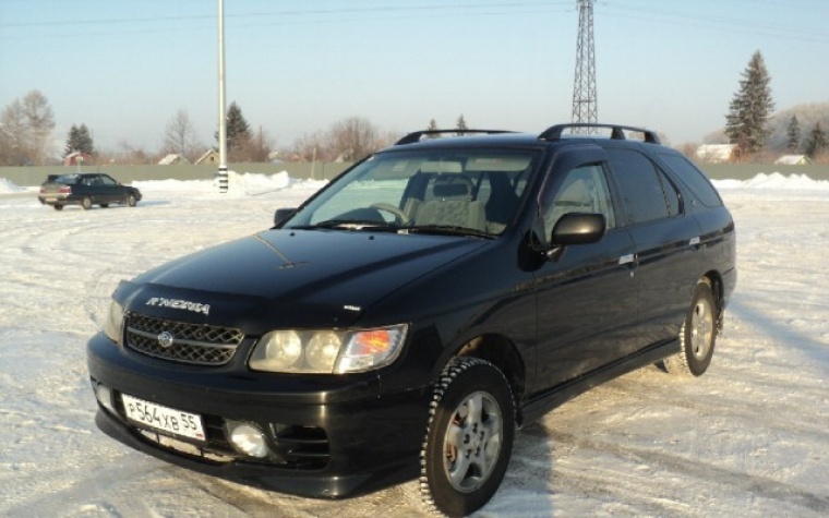 Nissan Rnessa